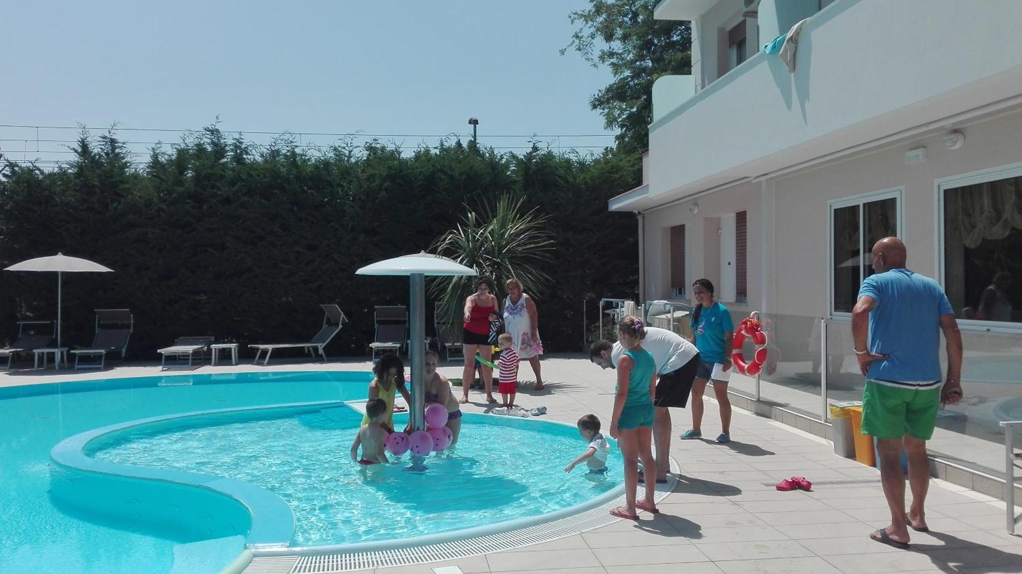 Hotel Bella Igea เบลลาเรีย-อีเจอา มารีนา ภายนอก รูปภาพ