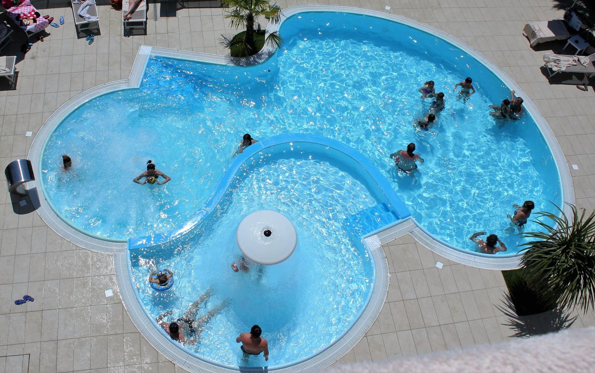 Hotel Bella Igea เบลลาเรีย-อีเจอา มารีนา ภายนอก รูปภาพ