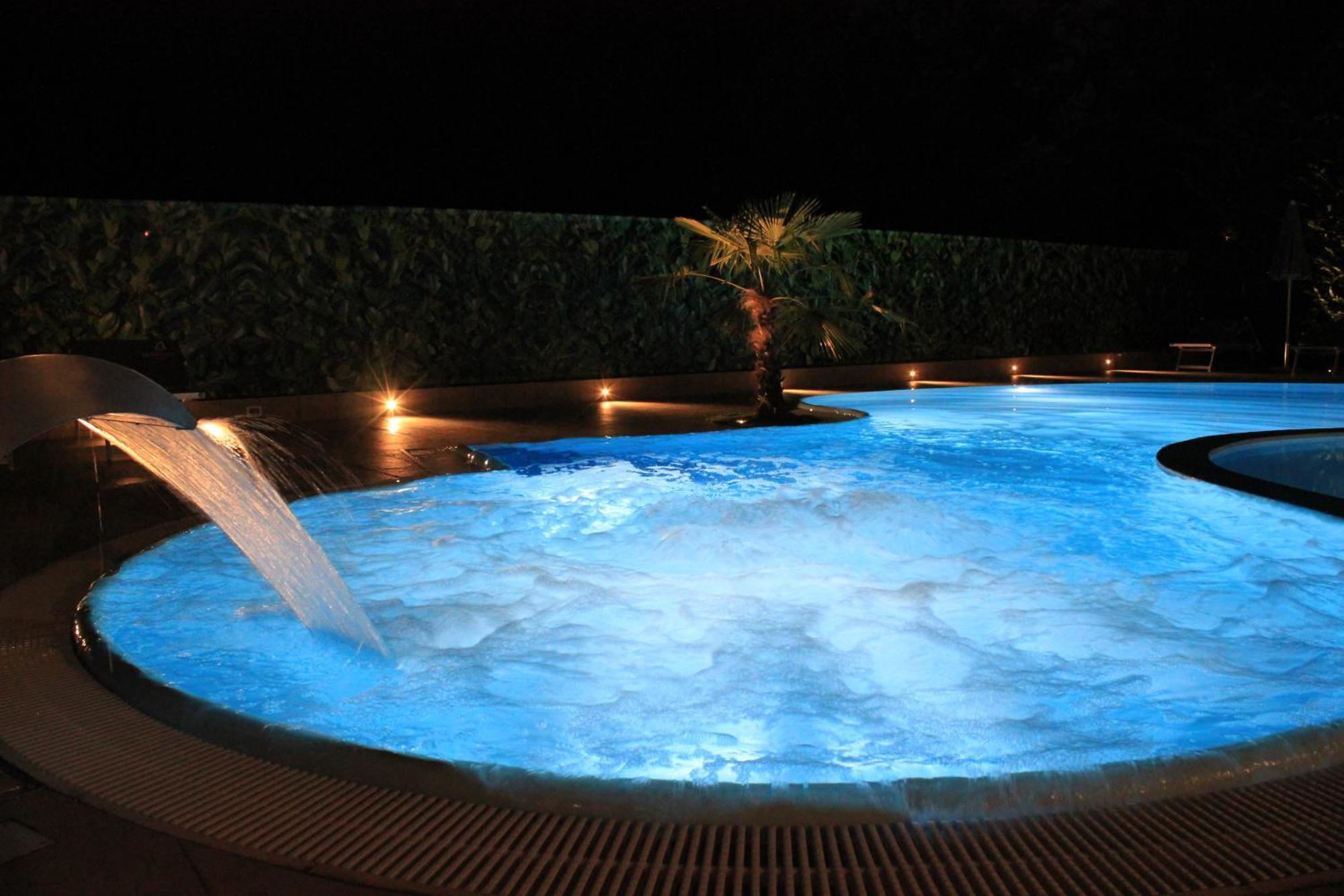 Hotel Bella Igea เบลลาเรีย-อีเจอา มารีนา ภายนอก รูปภาพ