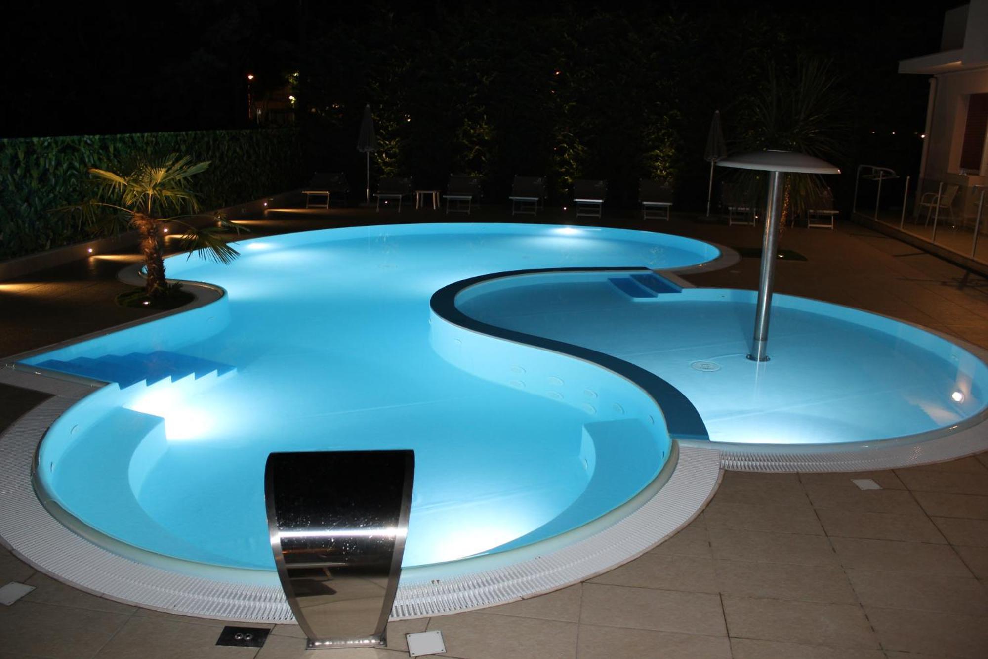Hotel Bella Igea เบลลาเรีย-อีเจอา มารีนา ภายนอก รูปภาพ