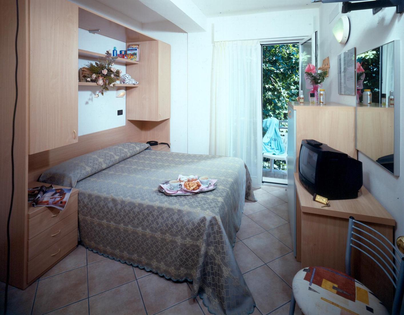 Hotel Bella Igea เบลลาเรีย-อีเจอา มารีนา ภายนอก รูปภาพ