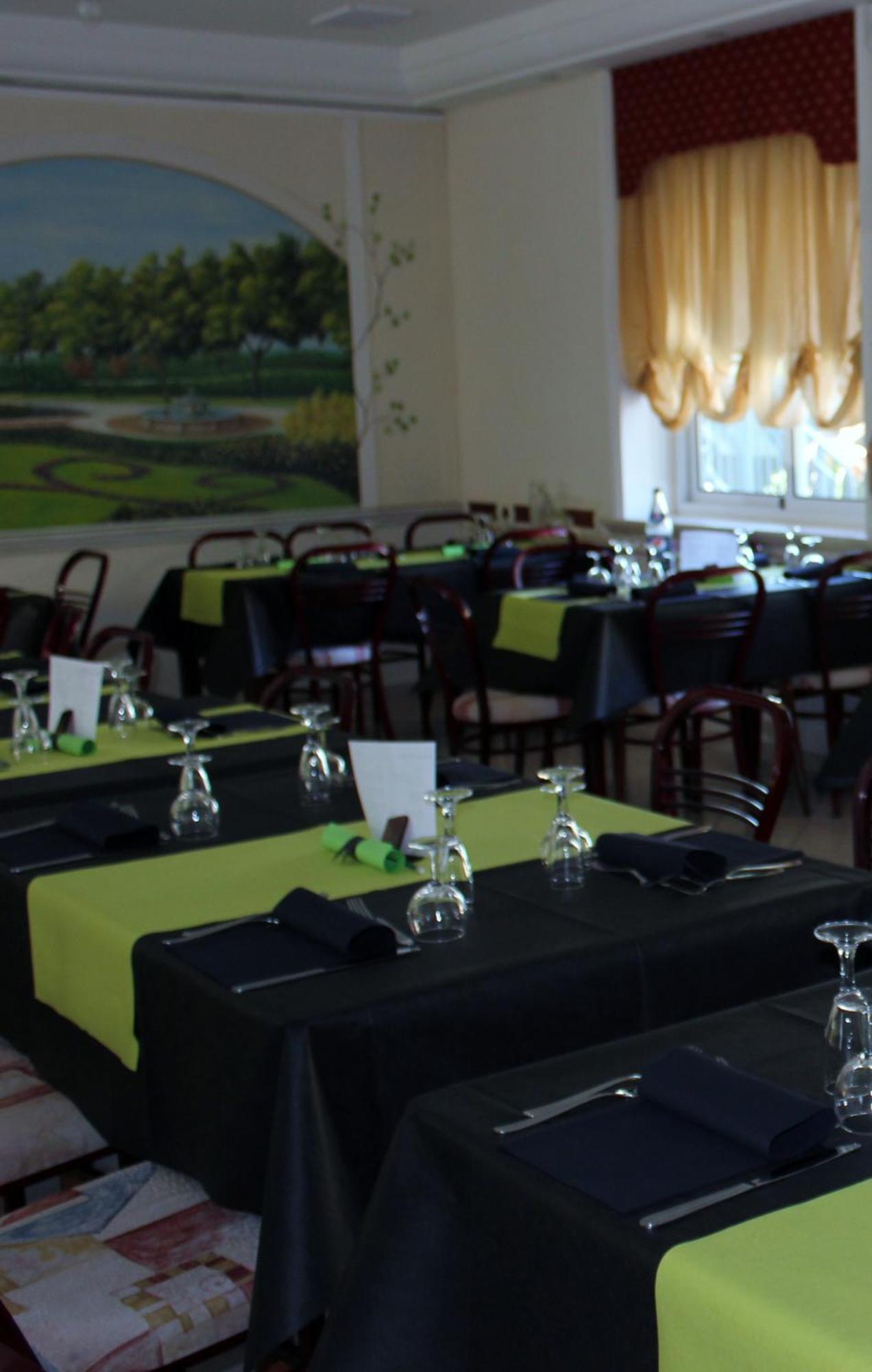 Hotel Bella Igea เบลลาเรีย-อีเจอา มารีนา ภายนอก รูปภาพ