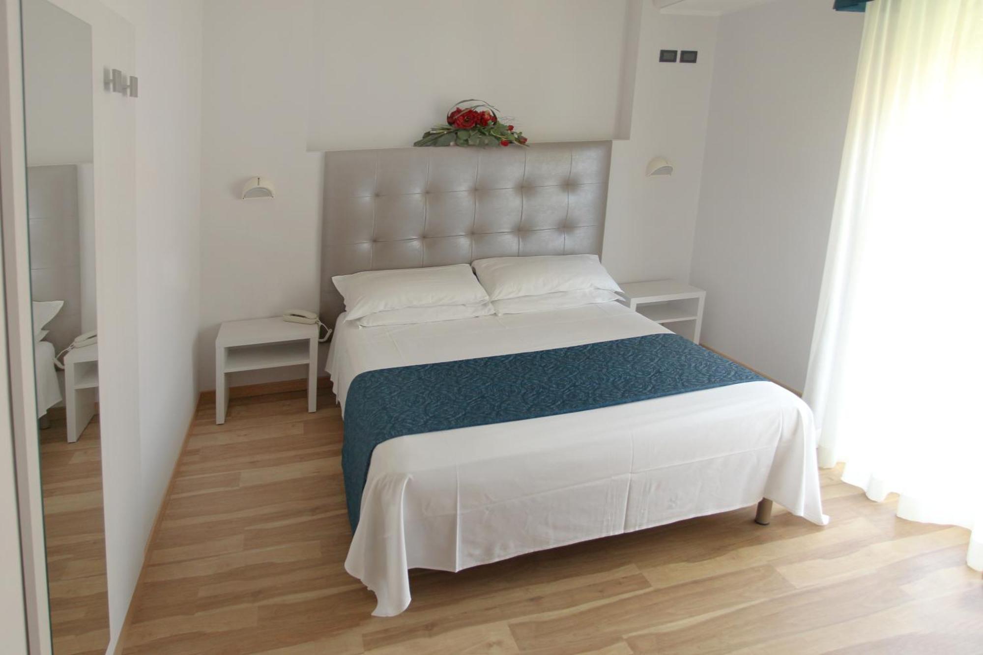 Hotel Bella Igea เบลลาเรีย-อีเจอา มารีนา ห้อง รูปภาพ