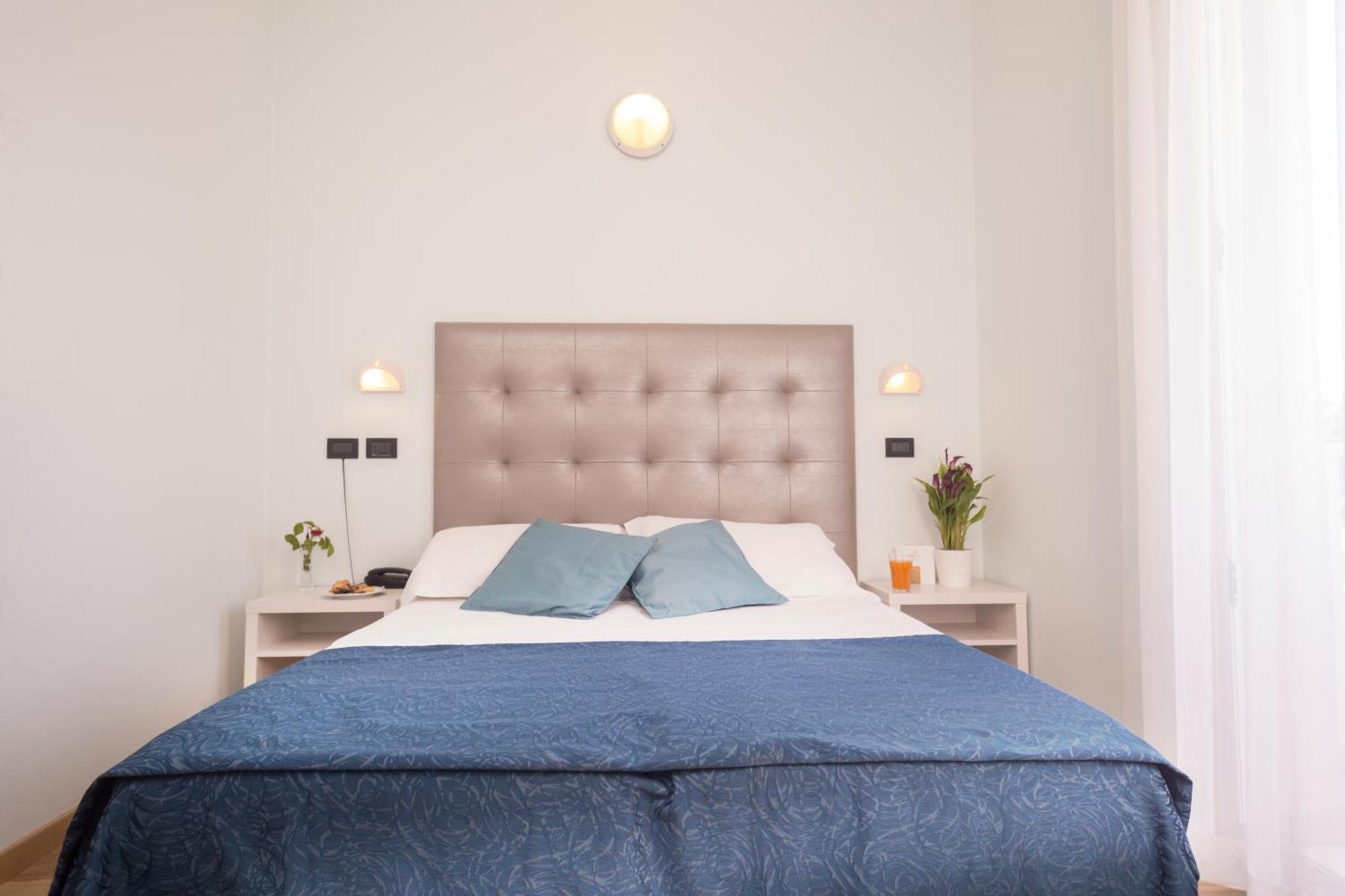 Hotel Bella Igea เบลลาเรีย-อีเจอา มารีนา ภายนอก รูปภาพ