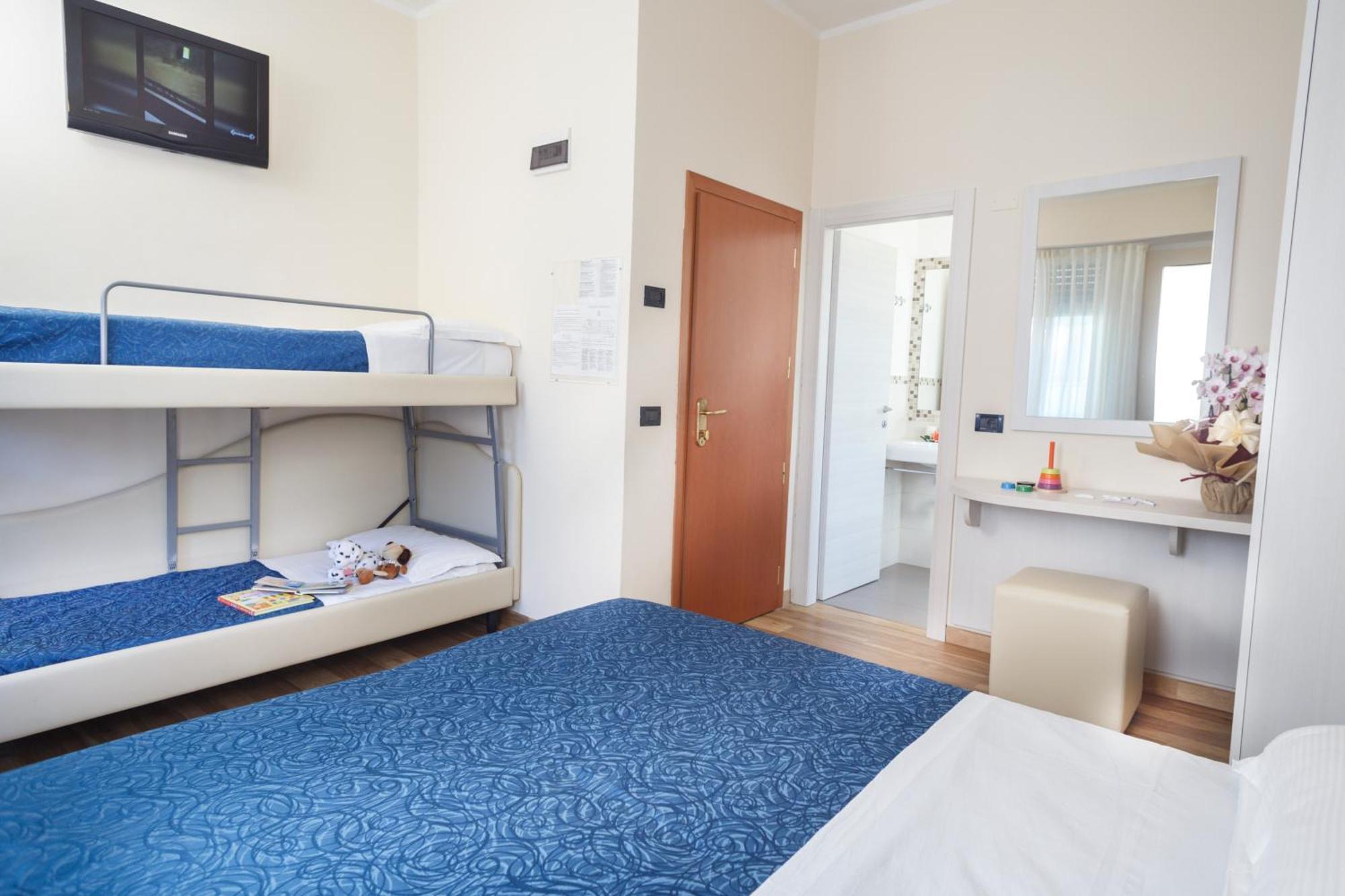 Hotel Bella Igea เบลลาเรีย-อีเจอา มารีนา ภายนอก รูปภาพ